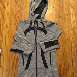 Lululemon Hooded Grey Herringbone zip up- size xs (2/4)